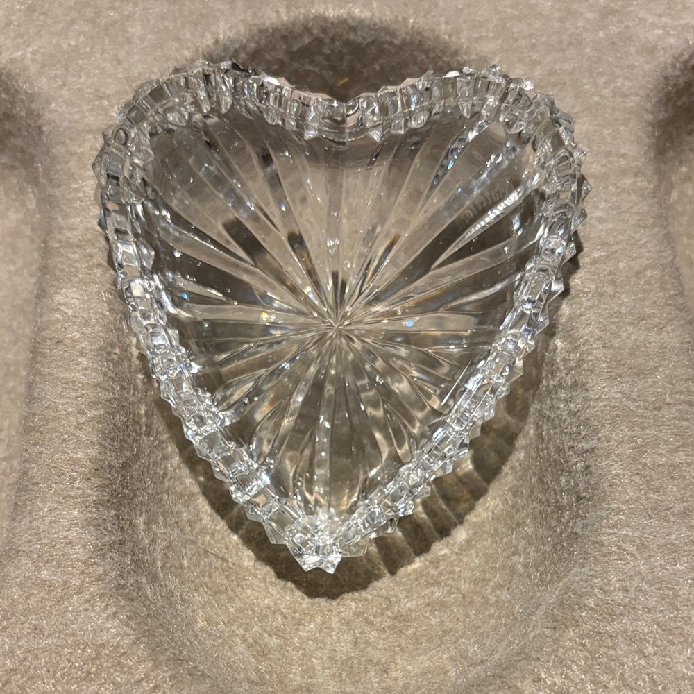 Heart-Shaped Crystal Trinket Box